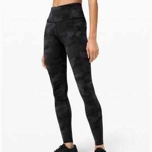 Fast and Free HR Tight 25” Camo